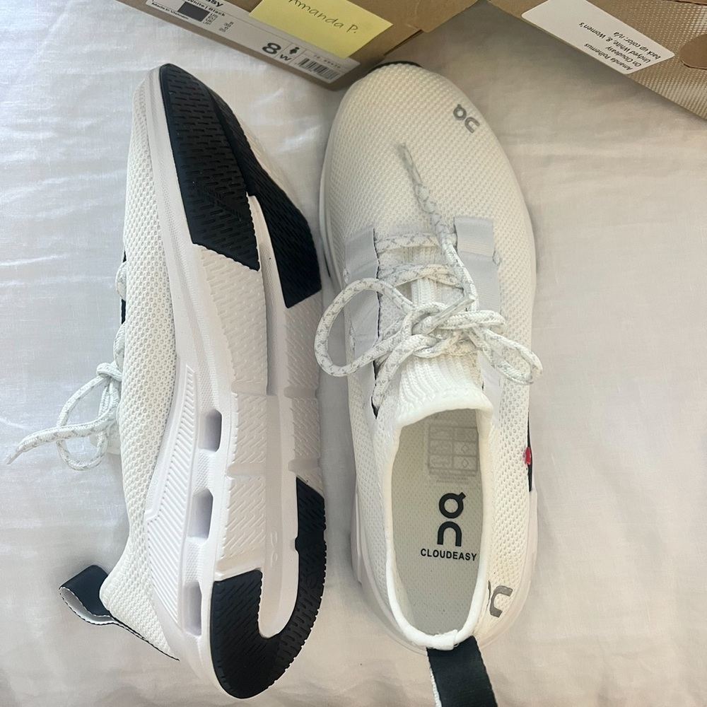 Cloudeasy OnCloud white tennis shoe size 8